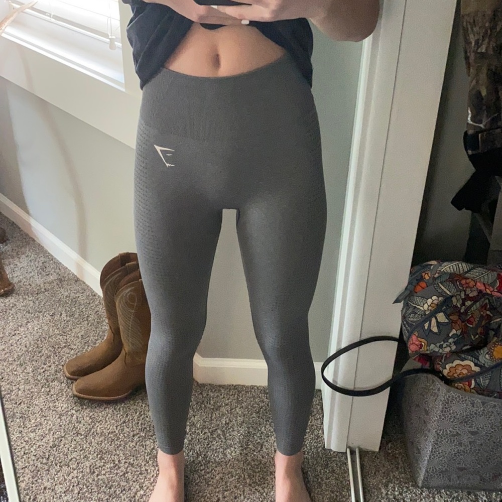 Gym shark leggings